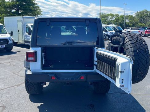 Used 2025 Jeep Wrangler Sport AWD/4WD image 30