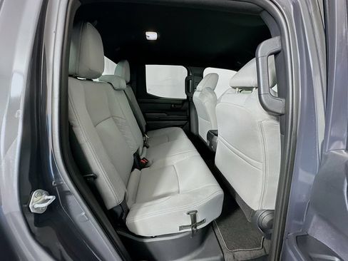 Certified 2025 Toyota Tacoma SR5 AWD/4WD image 26