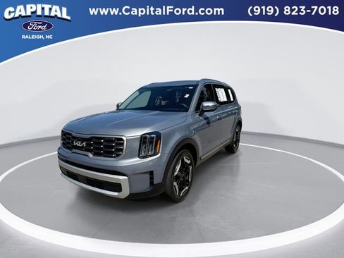 Used 2025 Kia Telluride S FWD image 4