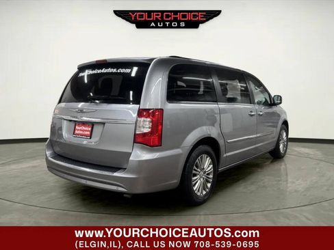 Used 2015 Chrysler Town & Country Touring-L w/ Driver Convenience Group FWD image 5