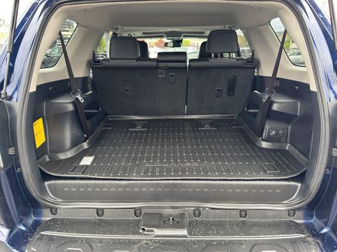 Used 2022 Toyota 4Runner SR5 Premium w/ Moonroof Package AWD/4WD image 7