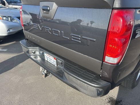 Used 2005 Chevrolet Avalanche Z71 w/ Sun And Sound Package image 21
