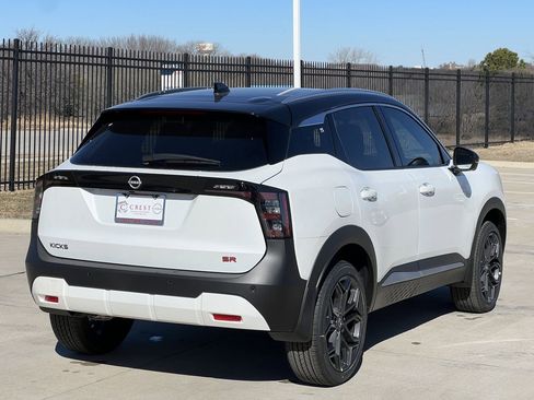New 2026 Nissan Kicks SR w/ SR Premium Package FWD image 4