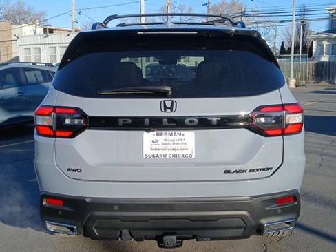 Used 2025 Honda Pilot Black Edition image 28