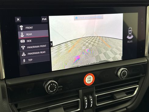 Certified 2025 Porsche Macan image 26