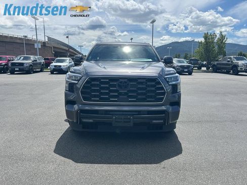 Used 2024 Toyota Sequoia Platinum AWD/4WD image 2