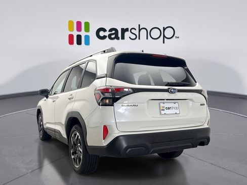Used 2025 Subaru Forester Premium AWD/4WD image 3