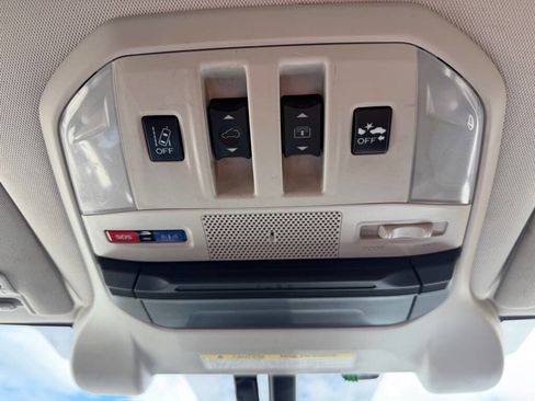 Used 2019 Subaru Ascent Touring AWD/4WD image 32