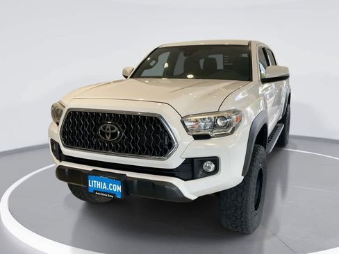 Used 2018 Toyota Tacoma TRD Off-Road w/ Technology Package AWD/4WD image 1