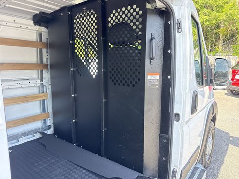 Used 2025 RAM ProMaster 2500 w/ U-Haul Equipment Group FWD image 30