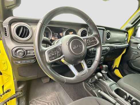 Used 2022 Jeep Wrangler Unlimited Rubicon 4xe w/ Safety Group AWD/4WD image 12