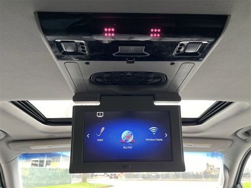 Used 2020 Cadillac Escalade Premium Luxury image 36