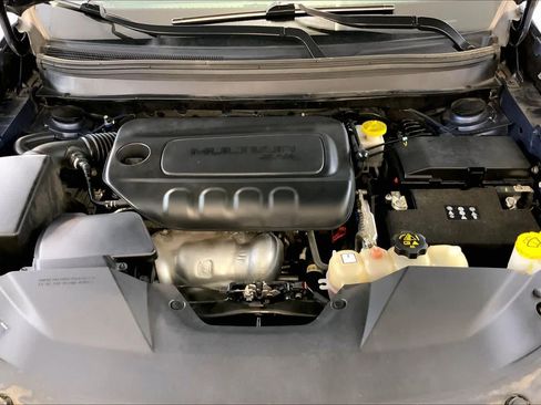 Used 2020 Jeep Cherokee Latitude w/ Cold Weather Group AWD/4WD image 30