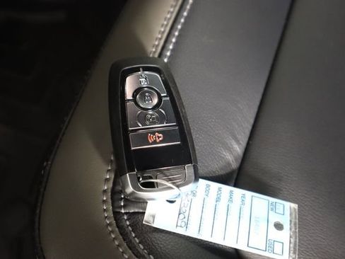 New 2025 Ford Bronco Outer Banks w/ Sasquatch Package image 32