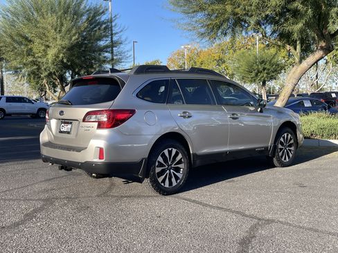 Used 2017 Subaru Outback 3.6R Limited image 4