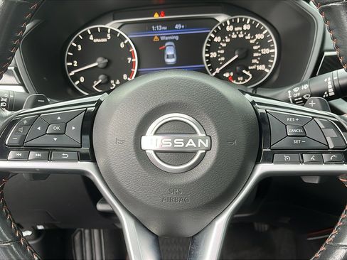 Used 2024 Nissan Altima 2.5 SR w/ SR Premium Package image 11