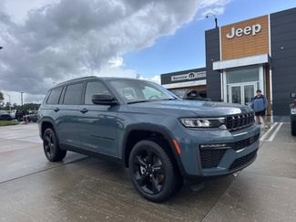 New 2026 Jeep Grand Cherokee L Limited w/ Limited Altitude Package AWD/4WD video 1