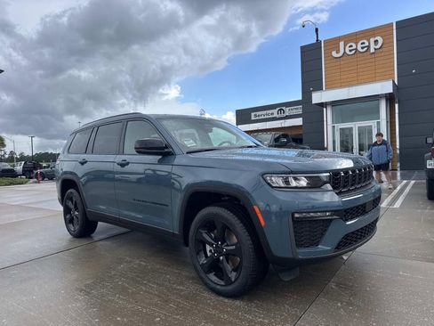 New 2026 Jeep Grand Cherokee L Limited w/ Limited Altitude Package AWD/4WD image 1