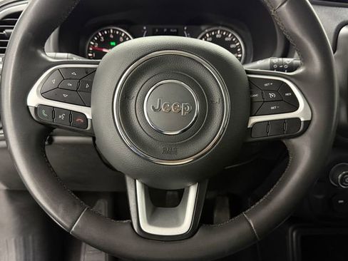 Used 2020 Jeep Renegade Latitude FWD image 9