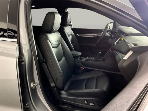 Used 2024 Cadillac XT5 Luxury FWD image 9