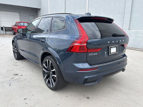 Certified 2023 Volvo XC60 B5 Ultimate w/ Climate Package image 3