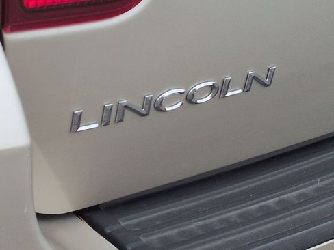 Used 2004 Lincoln Navigator Luxury AWD/4WD image 26