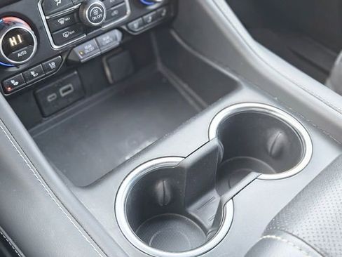 Used 2024 Chevrolet Tahoe Premier image 24