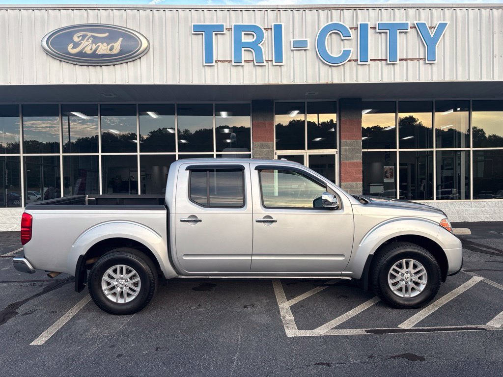 Used 2018 Nissan Frontier SV AWD/4WD image 1
