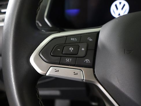 Used 2023 Volkswagen Tiguan SE AWD/4WD image 42