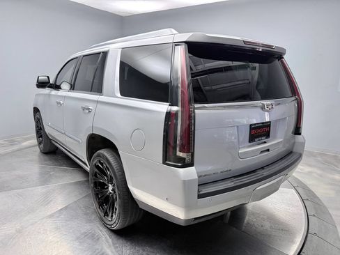Used 2019 Cadillac Escalade Premium Luxury AWD/4WD image 5
