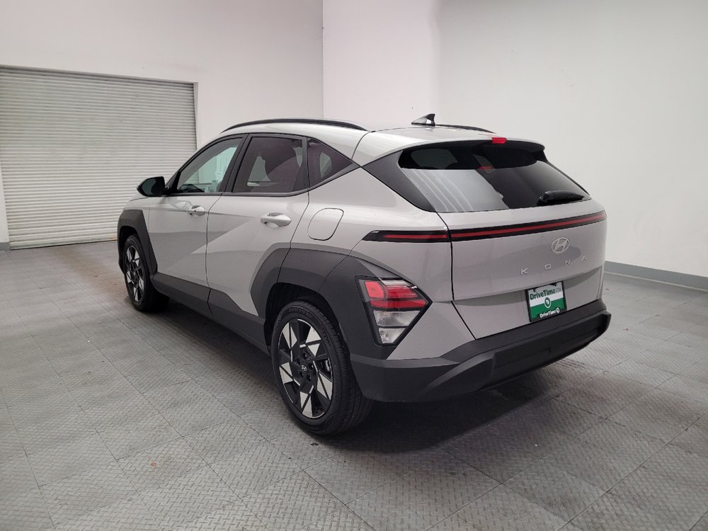 Used 2025 Hyundai Kona SEL FWD image 5