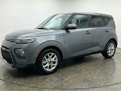 Used 2025 Kia Soul LX w/ LX Technology Package FWD image 3