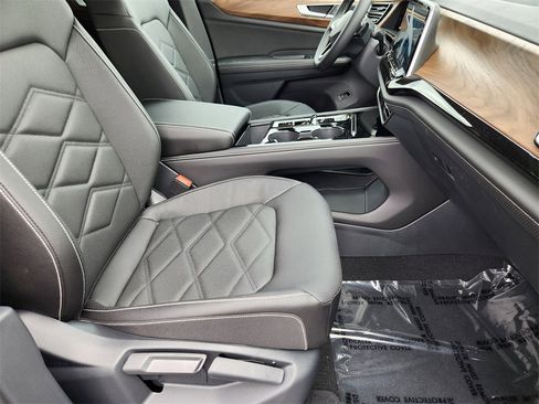 New 2025 Volkswagen Atlas SE image 15