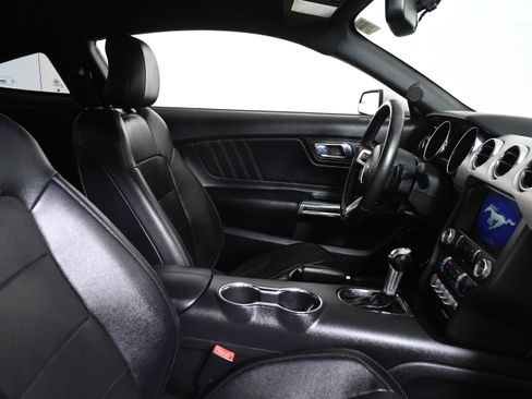 Used 2016 Ford Mustang Premium image 24