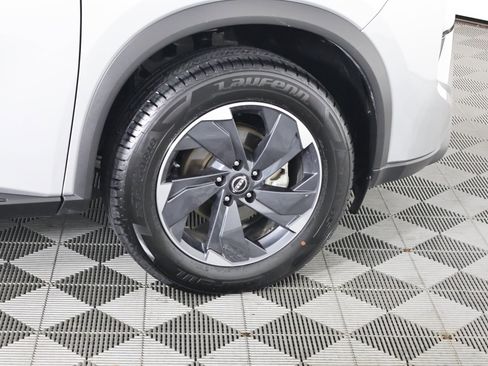 Used 2025 Nissan Rogue SV image 53