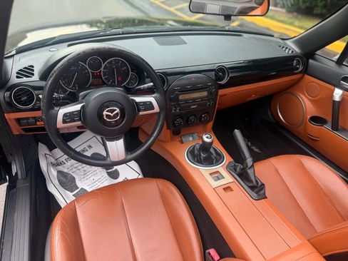 Used 2006 MAZDA MX-5 Miata Grand Touring image 26