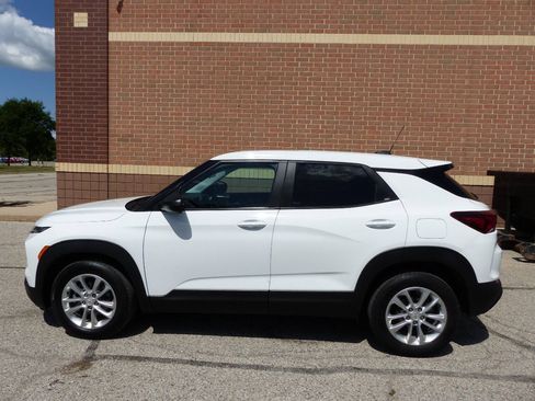 Used 2024 Chevrolet TrailBlazer LS w/ LS Convenience Package FWD image 6