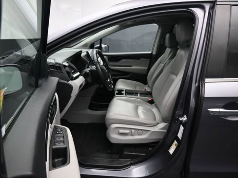 Used 2024 Honda Odyssey Touring image 11
