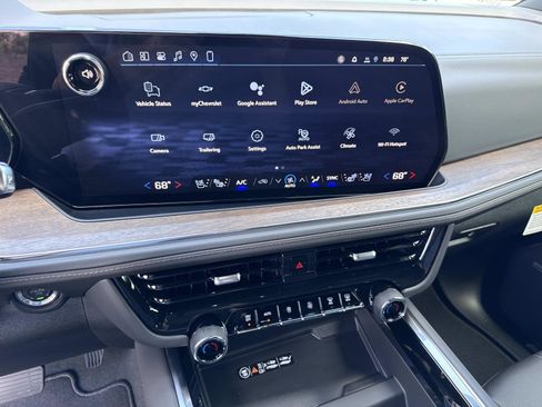 New 2026 Chevrolet Suburban High Country w/ Sun And Tow Package AWD/4WD image 24