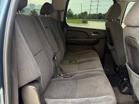 Used 2008 Chevrolet Suburban LT image 12