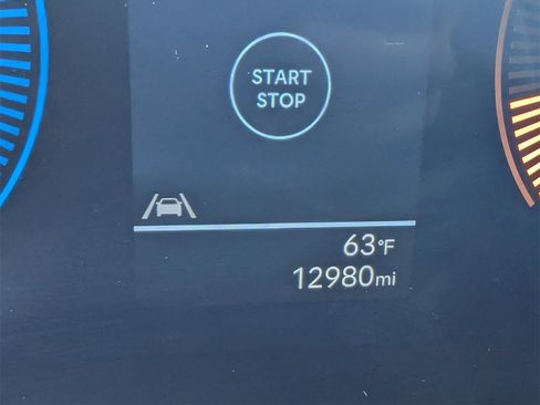 Used 2025 Hyundai Santa Cruz SE image 13