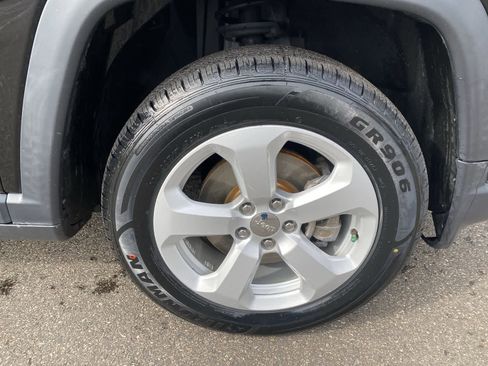 Used 2019 Jeep Compass Latitude image 22