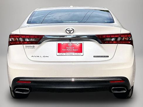 Used 2017 Toyota Avalon Touring FWD image 6