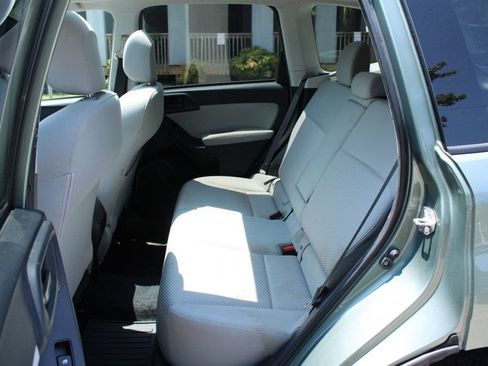 Used 2015 Subaru Forester 2.5i Premium w/ Popular Package #2 AWD/4WD image 29