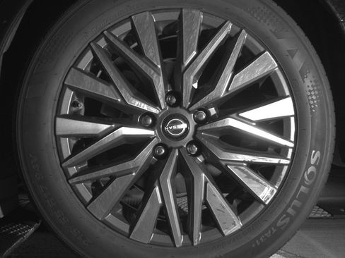 Used 2025 Nissan Altima 2.5 SV FWD image 14