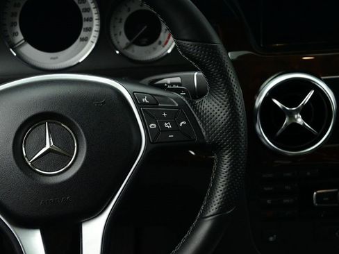 Used 2015 Mercedes-Benz GLK 350 4MATIC image 5