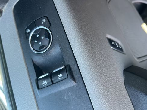 Used 2018 Ford F550 4x4 Regular Cab Super Duty image 11