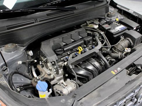 Certified 2024 Hyundai Venue SEL FWD image 18