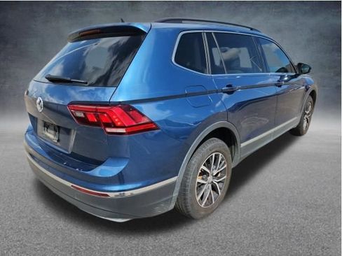 Used 2020 Volkswagen Tiguan SE w/ Panoramic Sunroof Package FWD image 10