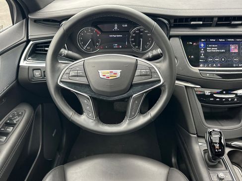 Certified 2025 Cadillac XT5 Premium Luxury image 14
